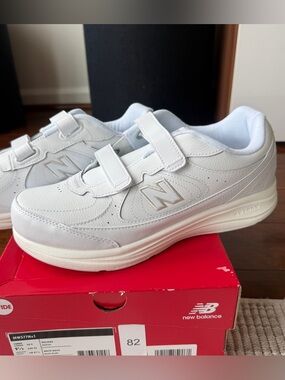 New Balance MW577Hv1 Hook and Loop Sneaker Men Size 9.5 Wide